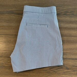 Banana Republic Women's Blue Striped Shorts Size‎ 4 Gently Worn